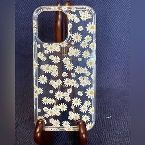 ROYBENS for iPhone 13 6.1” 2021 Daisy Case with Screen Protector NIB (open)